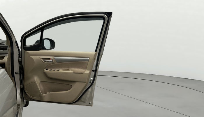 2015 Maruti Ertiga VXI, Petrol, Manual, 65,356 km, RHS Front Door