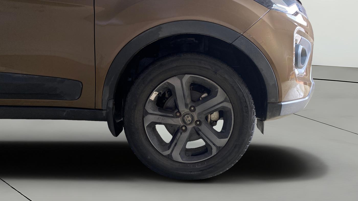 2023 Tata NEXON  XZ Plus LUXS Jet, Petrol, Manual, 33,834 km, Right Front Wheel