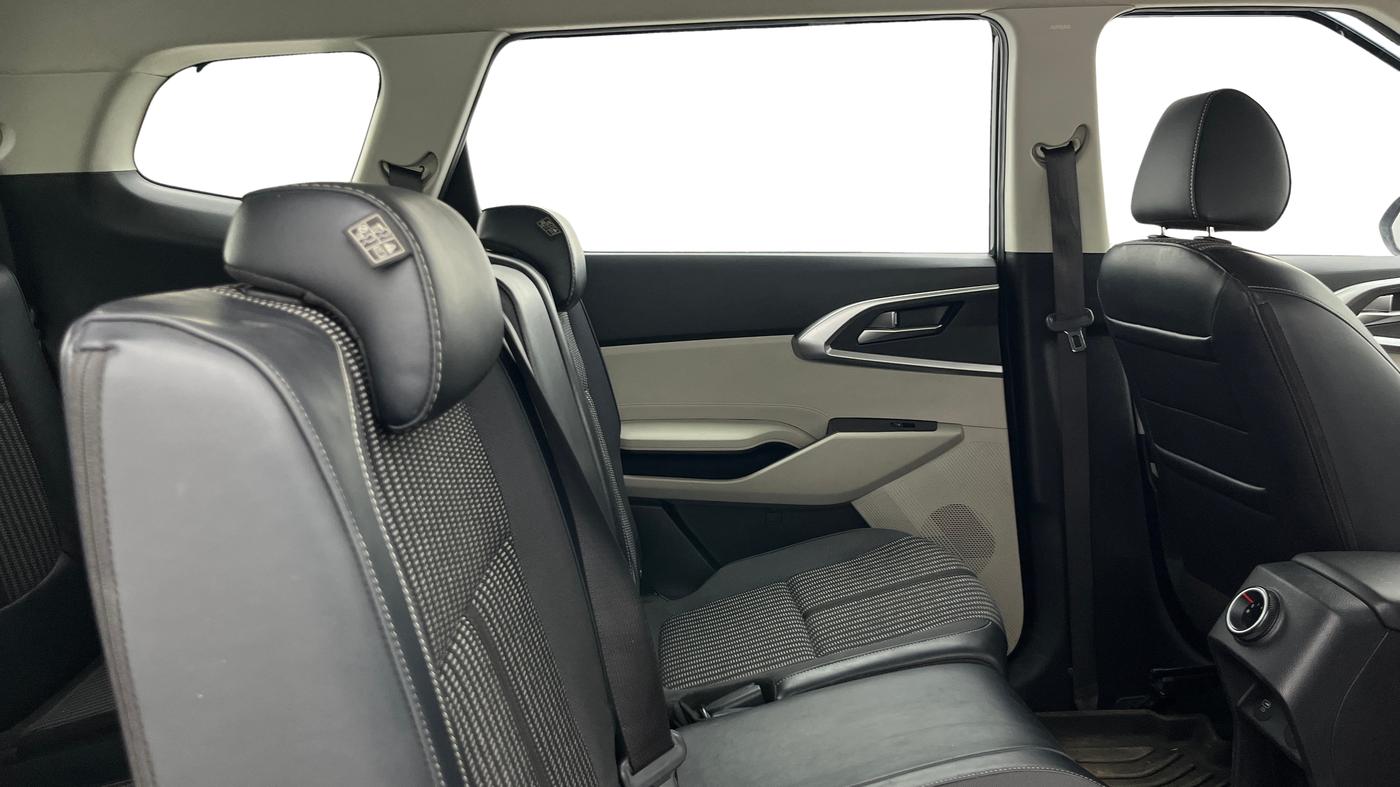 2023 KIA CARENS PRESTIGE 1.5 PETROL 7 STR, Petrol, Manual, 20,686 km, Right Side Rear Door Cabin