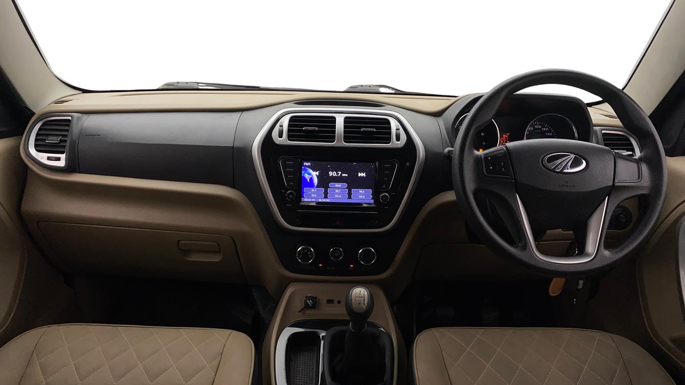 2017 Mahindra TUV300 T10, Diesel, Manual, 60,295 km, Dashboard