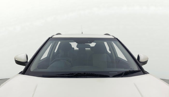 2021 Mahindra XUV300 W8 1.5 DIESEL, Diesel, Manual, 1,28,080 km, Front Windshield