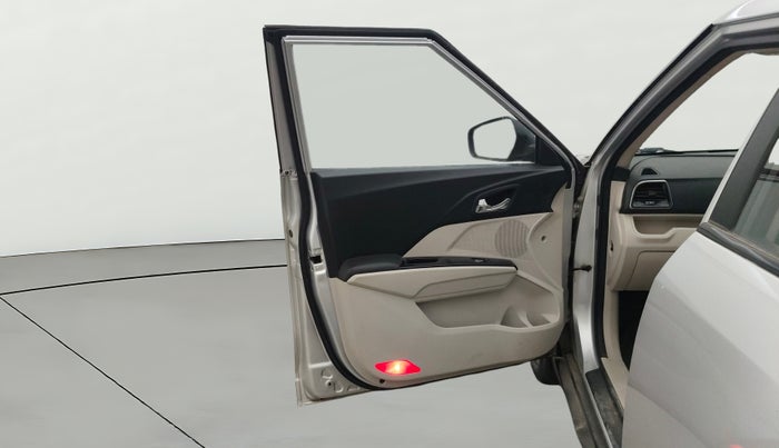 2019 Mahindra XUV300 W8 (O) 1.2 PETROL, Petrol, Manual, 62,636 km, LHS Front Door