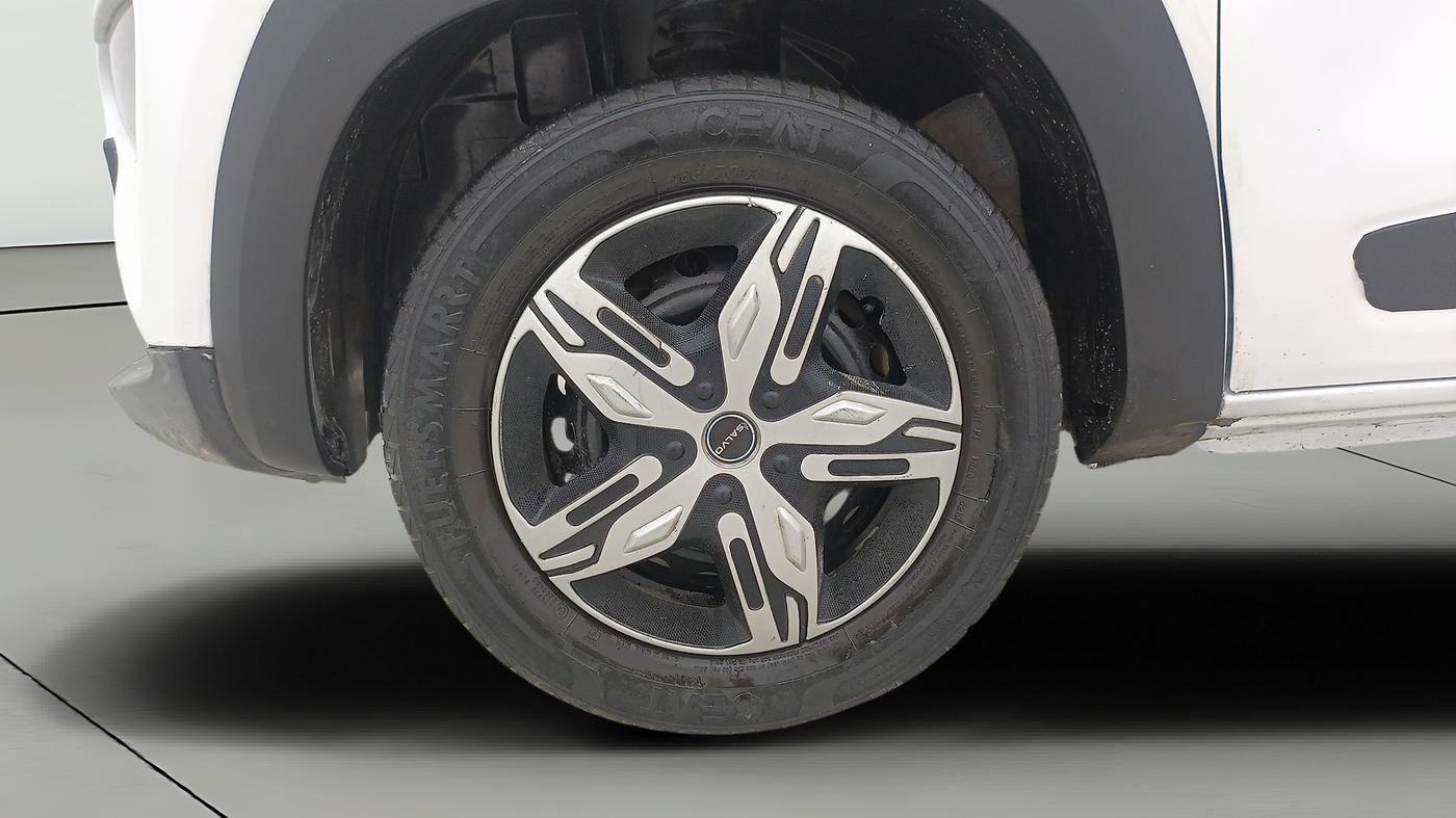2020 Renault Kwid RXL, CNG, Manual, 60,102 km, Left Front Wheel