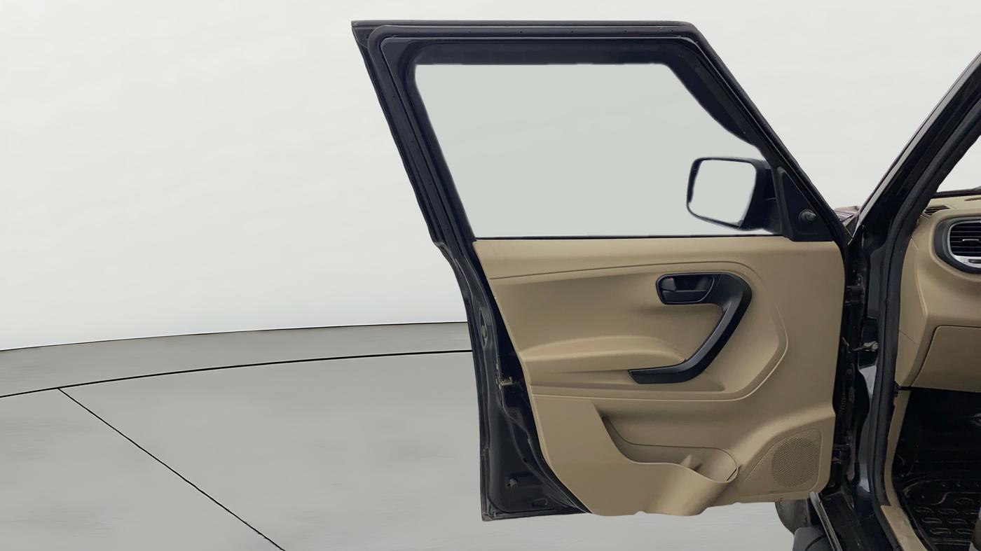 2022 Mahindra BOLERO NEO N 8, Diesel, Manual, 37,947 km, LHS Front Door