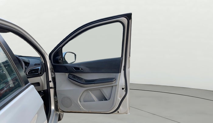 2020 Tata Tiago XZ PETROL, Petrol, Manual, 1,38,921 km, RHS Front Door