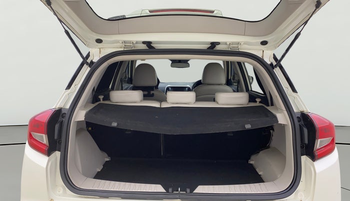 2021 Mahindra XUV300 W8 (O) 1.2 PETROL AMT, Petrol, Automatic, 46,170 km, Boot Open Zoomed View