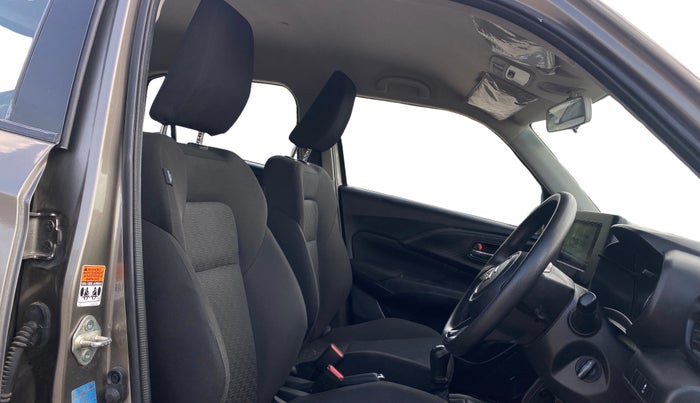 2025 Maruti Swift VXi, Petrol, Manual, 44,880 km, Right Side Front Door Cabin