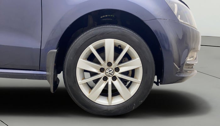 2015 Volkswagen Polo HIGHLINE1.2L, Petrol, Manual, 65,226 km, Right Front Wheel