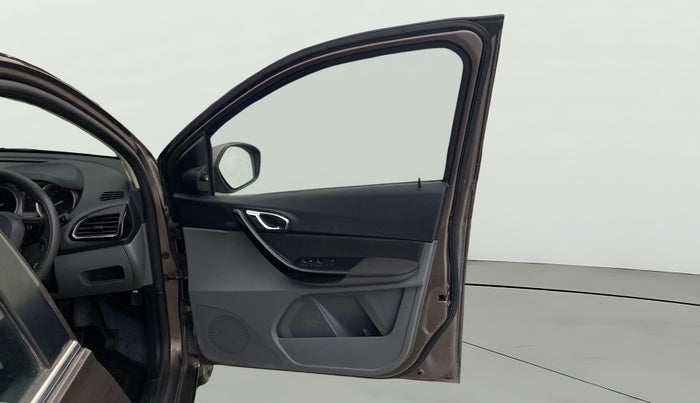 2017 Tata TIGOR XZ (O) PETROL, Petrol, Manual, 72,438 km, RHS Front Door