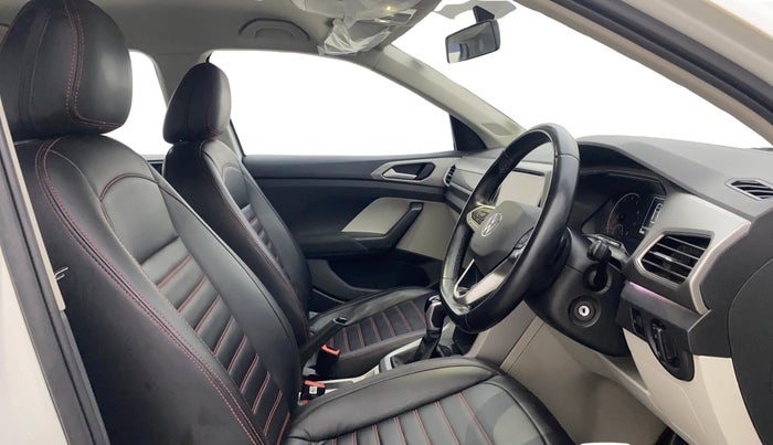 2022 Volkswagen TAIGUN HIGHLINE 1.0 TSI AT, Petrol, Automatic, 45,904 km, Right Side Front Door Cabin