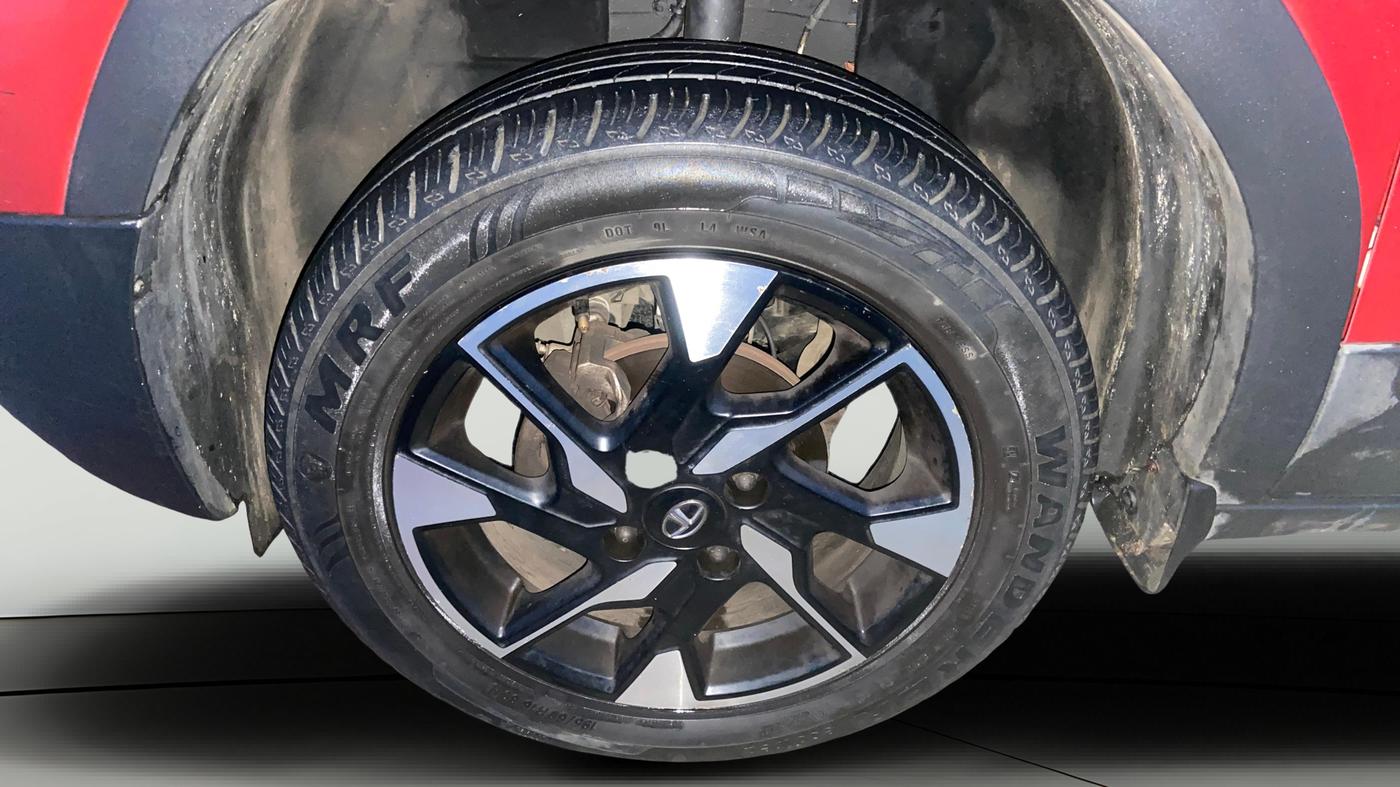 2022 Tata PUNCH CREATIVE  1.2 RTN DUAL TONE, Petrol, Manual, 85,586 km, Left Front Wheel
