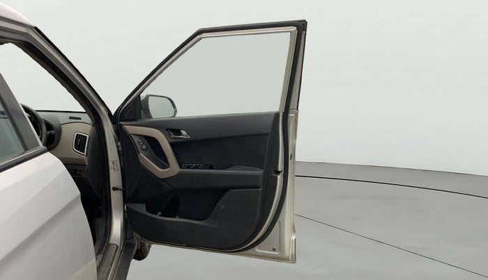 2017 Hyundai Creta SX PLUS 1.6 PETROL, Petrol, Manual, 1,08,218 km, RHS Front Door