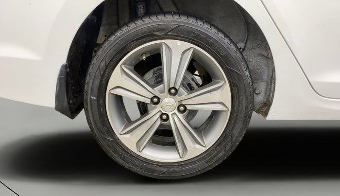 2019 Hyundai Verna 1.6 VTVT SX (O) AT, Petrol, Automatic, 98,649 km, Right Rear Wheel