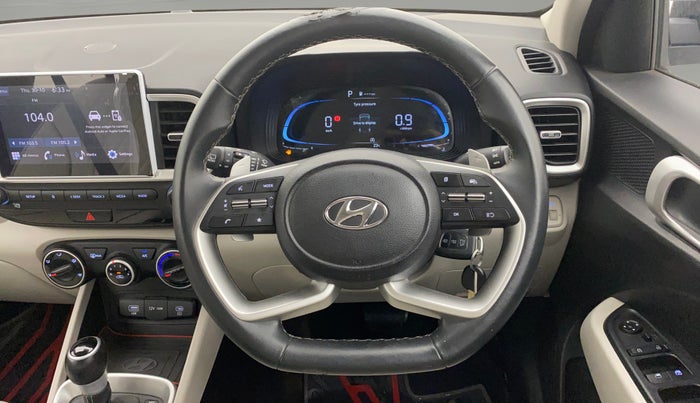 2024 Hyundai VENUE SX (O) 1.0 TURBO DCT DUAL TONE, Petrol, Automatic, 16,890 km, Steering Wheel Close Up