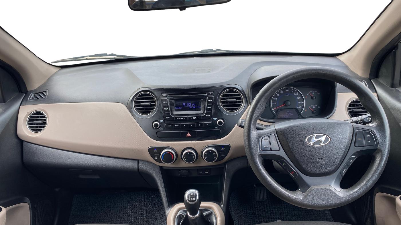 2015 Hyundai Grand i10 SPORTZ 1.2 KAPPA VTVT, Petrol, Manual, 71,653 km, Dashboard