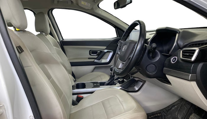 2022 Tata Safari XZA PLUS, Diesel, Automatic, 70,304 km, Right Side Front Door Cabin