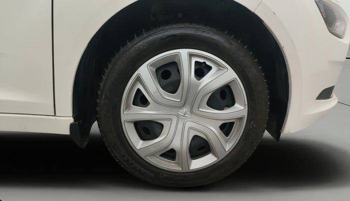 2023 Tata ALTROZ XT PETROL, Petrol, Manual, 15,498 km, Right Front Wheel