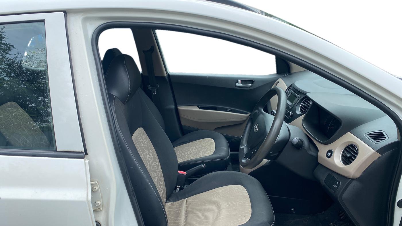 2014 Hyundai Grand i10 SPORTZ 1.2 KAPPA VTVT, Petrol, Manual, 44,102 km, Right Side Front Door Cabin