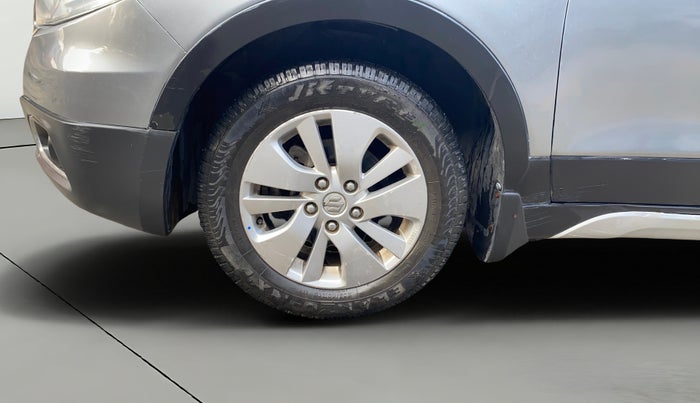 2015 Maruti S Cross ALPHA 1.3, Diesel, Manual, 74,524 km, Left Front Wheel