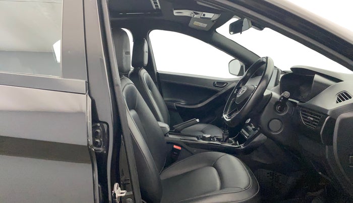 2023 Tata NEXON XZ PLUS SUNROOF DARK DIESEL, Diesel, Manual, 71,698 km, Right Side Front Door Cabin
