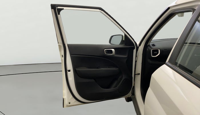 2020 Hyundai VENUE SX 1.0 TURBO, Petrol, Manual, 26,532 km, LHS Front Door