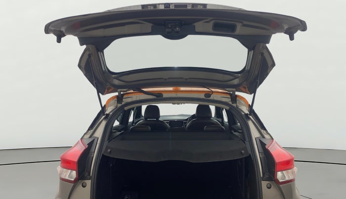 2019 Nissan Kicks XV PREMIUM O DUAL TONE DIESEL, Diesel, Manual, 45,593 km, Boot Door Open