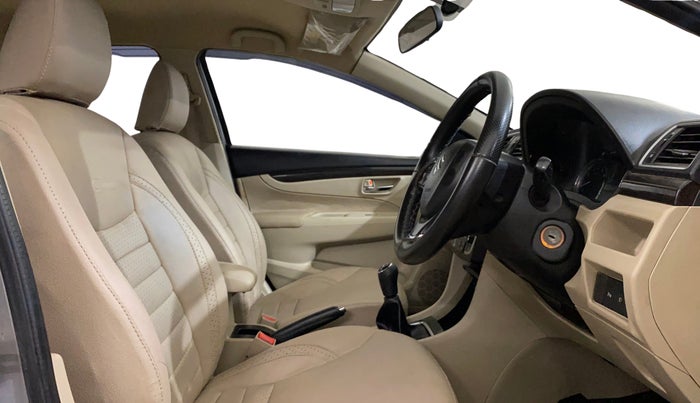 2016 Maruti Ciaz VXI+, Petrol, Manual, 43,005 km, Right Side Front Door Cabin