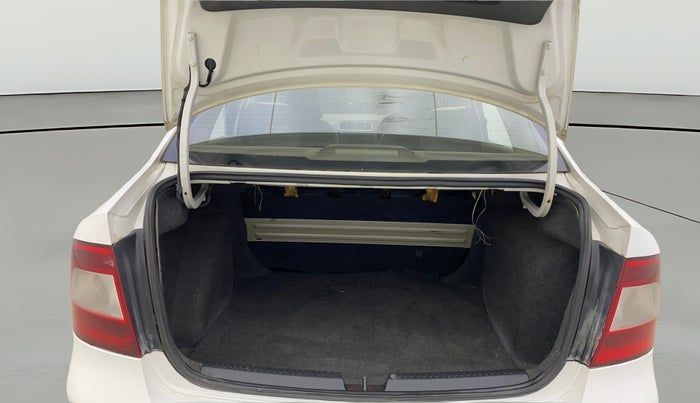 2013 Skoda Rapid AMBITION 1.6 MPI MT PLUS, Petrol, Manual, 83,915 km, Boot Open Zoomed View