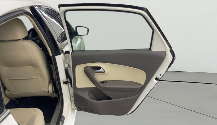 2015 Volkswagen Vento HIGHLINE DIESEL 1.5, Diesel, Manual, 1,04,054 km, RHS Rear Door