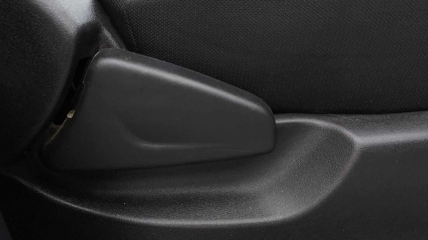 2021 Datsun Redi Go T(O), Petrol, Manual, 31,128 km, Driver Side Adjustment Panel