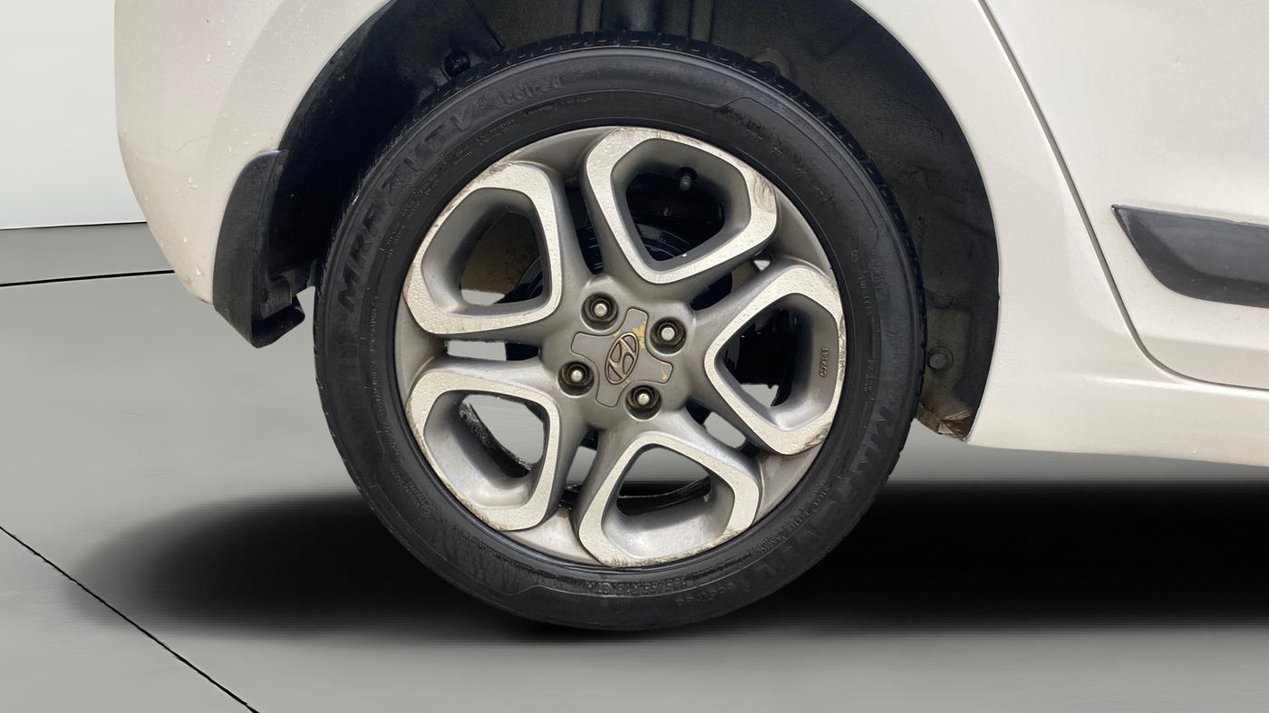 2019 Hyundai Elite i20 ASTA (O) CVT, Petrol, Automatic, 1,03,334 km, Right Rear Wheel