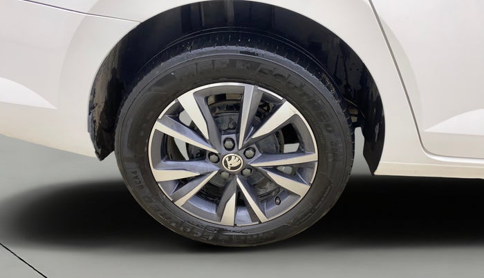 2024 Skoda SLAVIA STYLE 1.0L TSI AT, Petrol, Automatic, 26,163 km, Right Rear Wheel