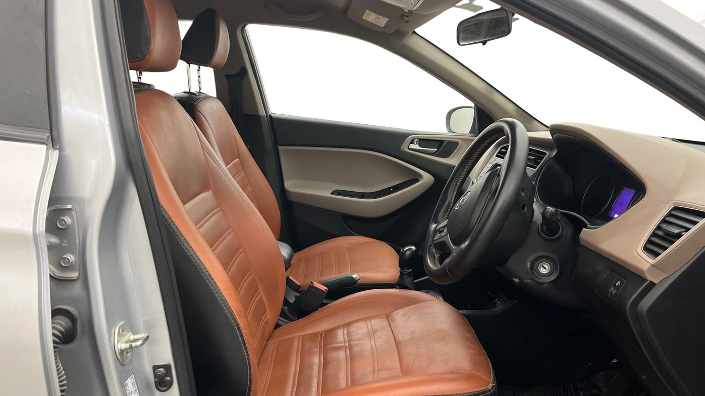 2019 Hyundai Elite i20 SPORTZ PLUS 1.2, Petrol, Manual, 84,749 km, Right Side Front Door Cabin