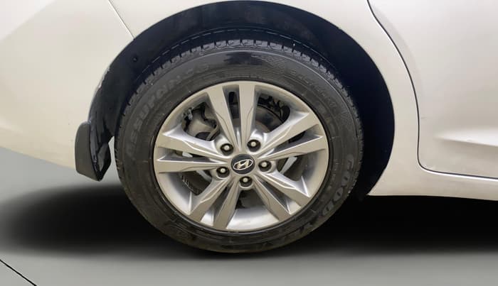 2017 Hyundai New Elantra 2.0 S PETROL, Petrol, Manual, 45,909 km, Right Rear Wheel