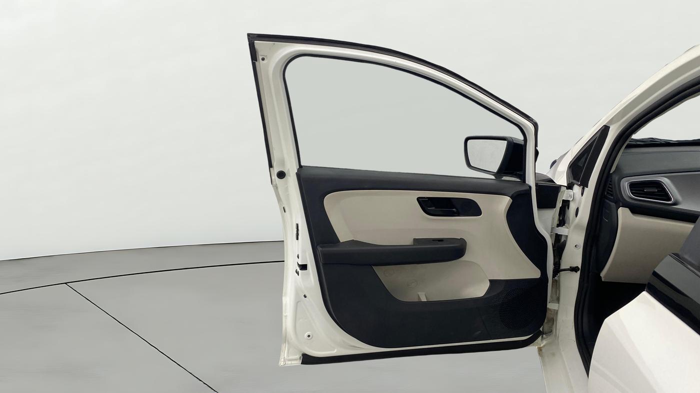 2023 Tata ALTROZ XM PLUS PETROL, Petrol, Manual, 8,809 km, LHS Front Door