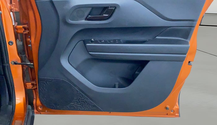2021 Tata PUNCH ADVENTURE MT, Petrol, Manual, 38,854 km, Driver Side Door Panels Control