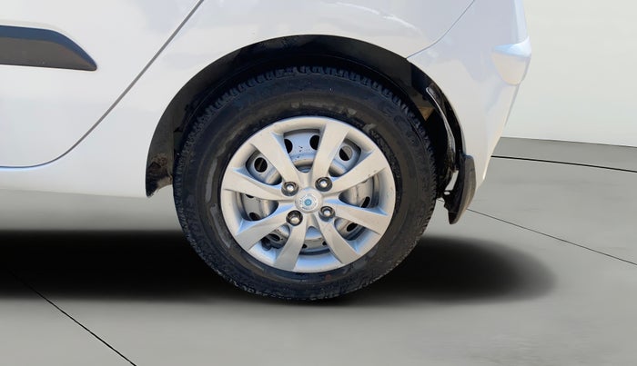2013 Hyundai i10 MAGNA 1.1, CNG, Manual, 74,640 km, Left Rear Wheel
