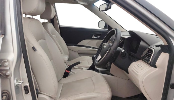 2019 Mahindra XUV300 W8 (O) 1.2 PETROL, Petrol, Manual, 62,636 km, Right Side Front Door Cabin