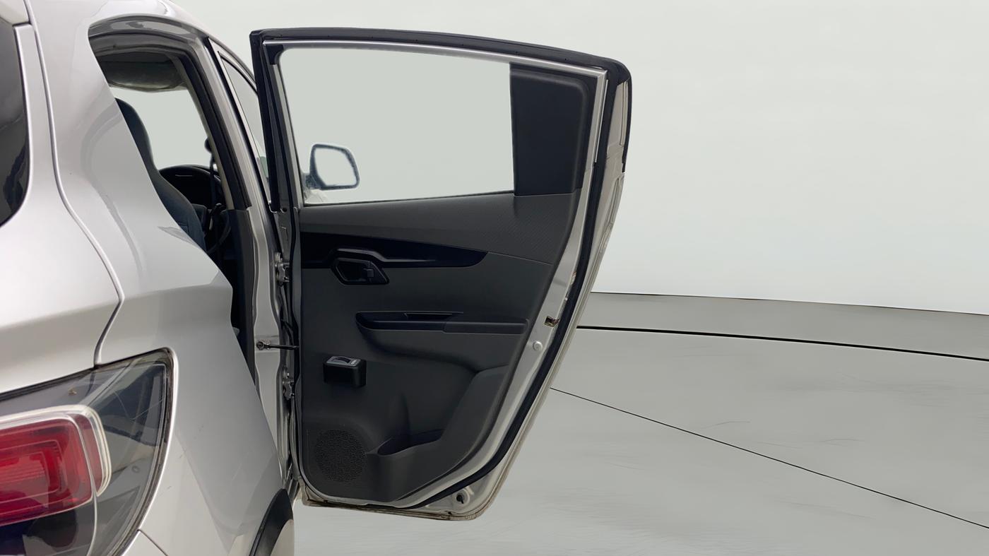 2020 Mahindra KUV 100 NXT K2+ P 6 STR, Petrol, Manual, 25,706 km, RHS Rear Door