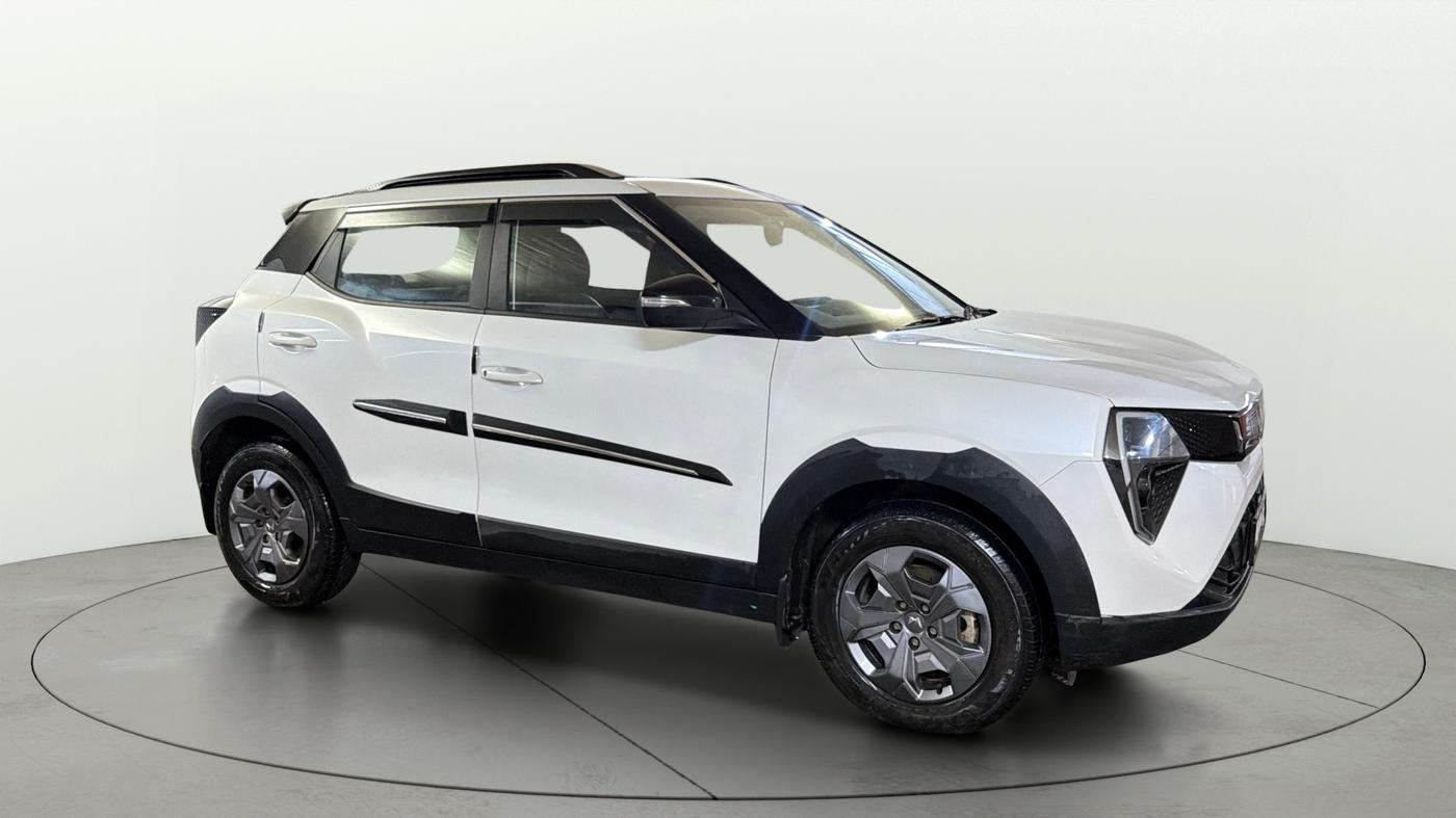 2025 Mahindra XUV 3XO MX3 Pro 1.2 L TCMPFi, Petrol, Manual, 5,280 km, SRP