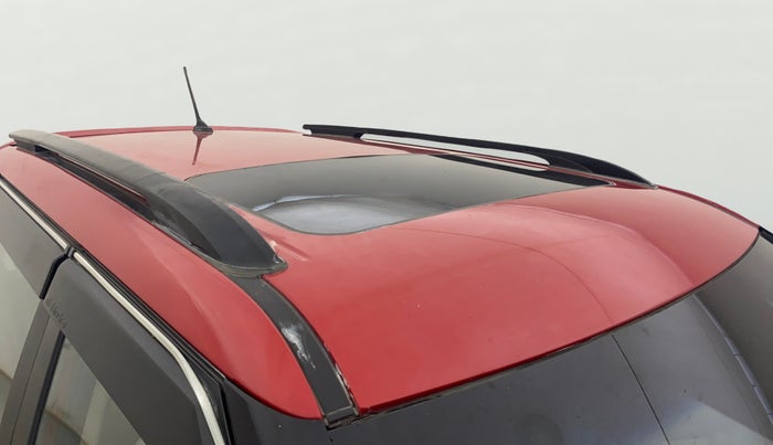 2020 Mahindra XUV300 W8 (O) 1.5 DIESEL, Diesel, Manual, 1,10,988 km, Roof