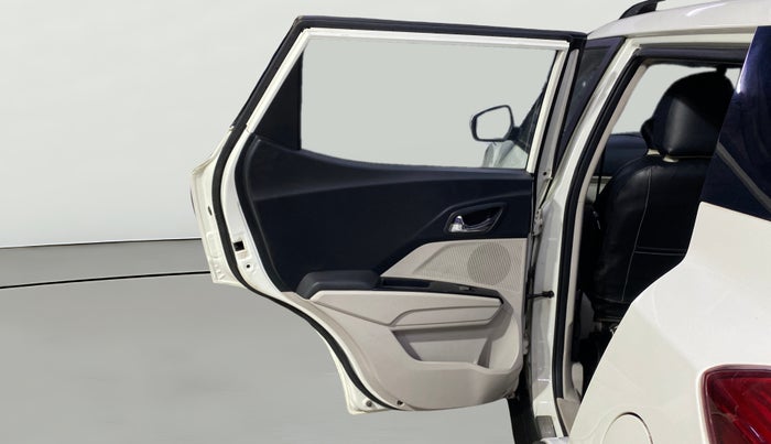 2020 Mahindra XUV300 W8 (O) 1.2 PETROL, Petrol, Manual, 28,357 km, LHS Rear Door