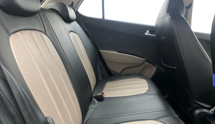 2016 Hyundai Grand i10 ASTA (O) 1.2 KAPPA VTVT, Petrol, Manual, 33,518 km, Right Side Rear Door Cabin