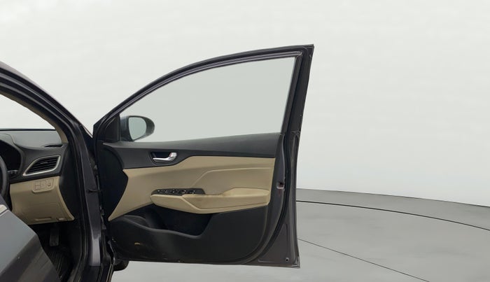 2017 Hyundai Verna 1.6 VTVT SX O, Petrol, Manual, 1,12,398 km, RHS Front Door