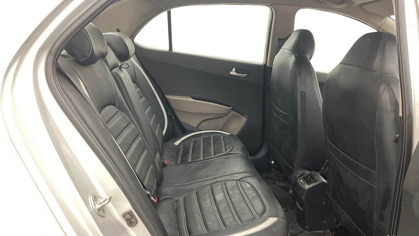 2015 Hyundai Xcent S 1.2, Petrol, Manual, 63,478 km, Right Side Rear Door Cabin