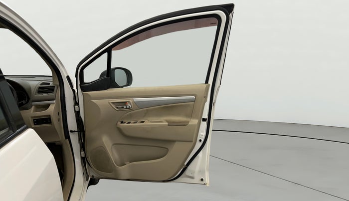 2016 Maruti Ertiga VXI, Petrol, Manual, 96,696 km, RHS Front Door