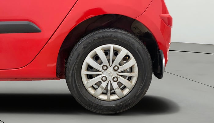 2013 Hyundai i10 MAGNA 1.1, Petrol, Manual, 1,04,719 km, Left Rear Wheel