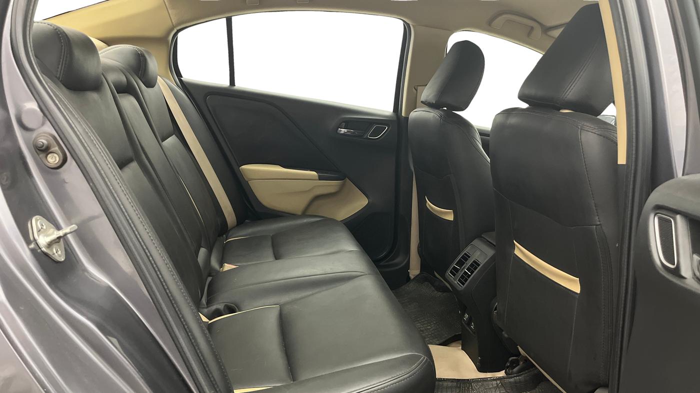 2017 Honda City 1.5L I-VTEC V MT, Petrol, Manual, 45,755 km, Right Side Rear Door Cabin