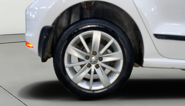 2015 Volkswagen Polo HIGHLINE1.2L, Petrol, Manual, 60,356 km, Right Rear Wheel