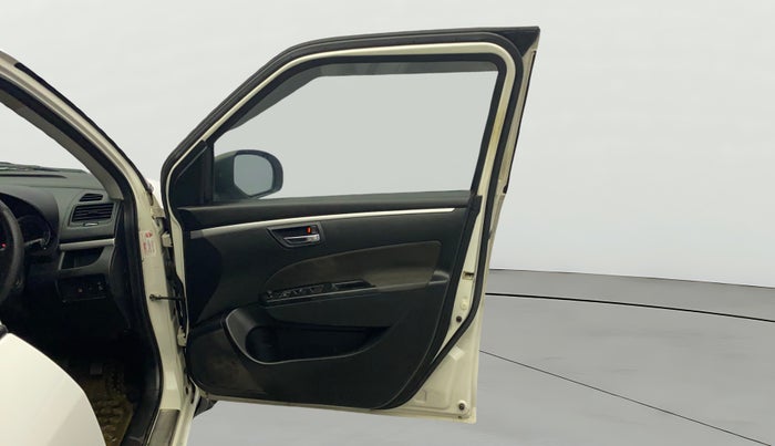 2013 Maruti Swift VXI, Petrol, Manual, 79,274 km, RHS Front Door